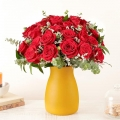 Warm Embrace: Rosas Rojas