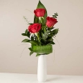Um lembrete romântico: 3 rosas vermelhas