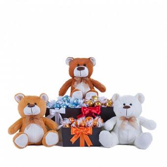 Ménage à Trois : Chocolats et Peluches