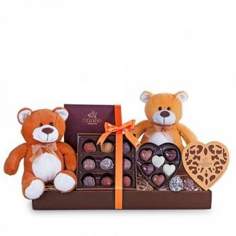 Panier : chocolats Godiva et 2 peluches