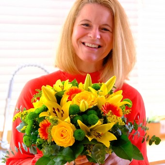 Lumière: Roses, Lilies and Gerberas