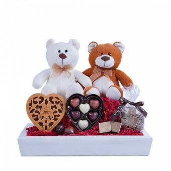 Sweet Surprise: chocolates and two teddies