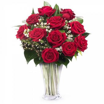 Love & Tradition: 11 red roses