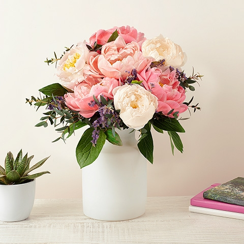 Coral Hug : Pivoines Roses et Blanches